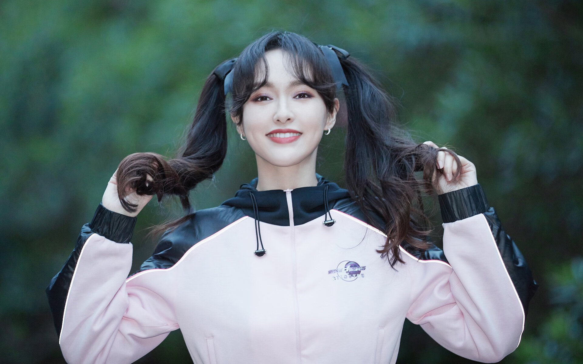 开云体育中国-年度焦点之战之夜，克瓦拉茨赫利亚用防守铸就胜利，他如何锁死了对手的命脉？