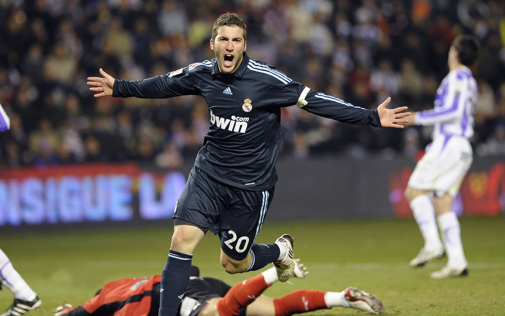 F1街道赛之夜，哈弗茨用实力证明自己